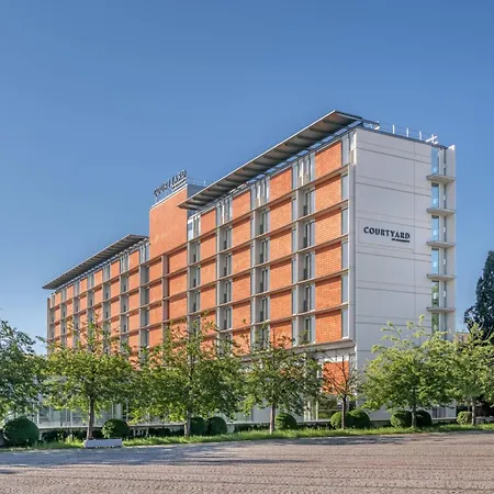 Courtyard By Marriott Linz-3
